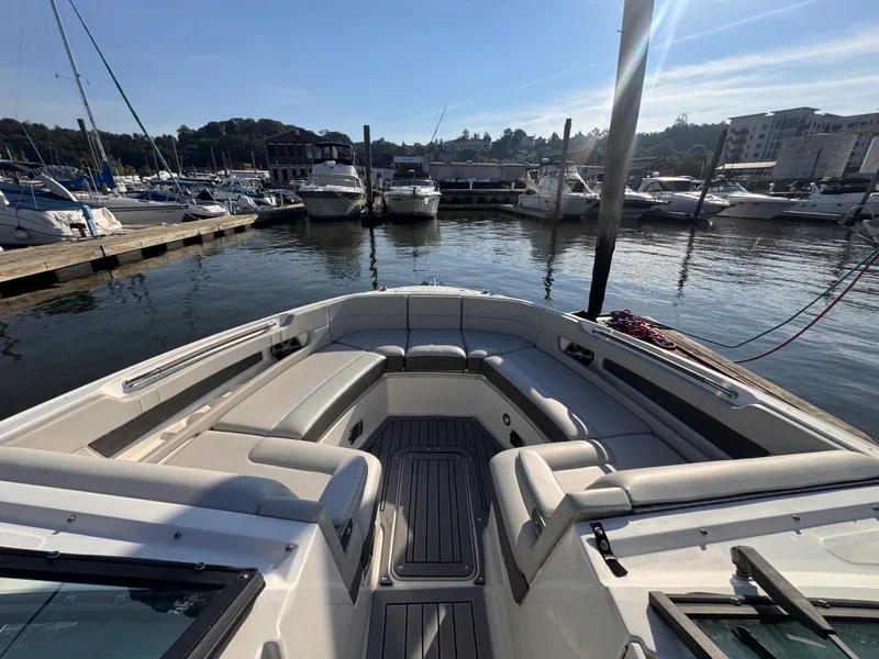 Slide: The Image of Sea Ray 310 SLX OB 2020 - 24