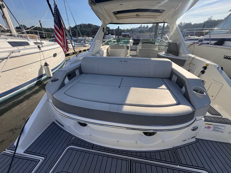 Slide: The Image of Sea Ray 310 SLX OB 2020 - 9