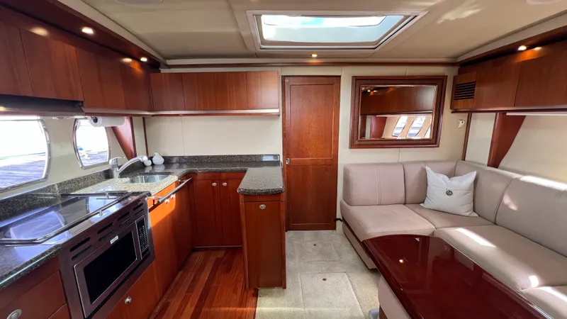 Slide: The Image of Sea Ray 48 Sundancer 2006 - 47