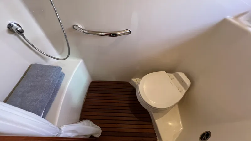 Slide: The Image of Sea Ray 48 Sundancer 2006 - 77