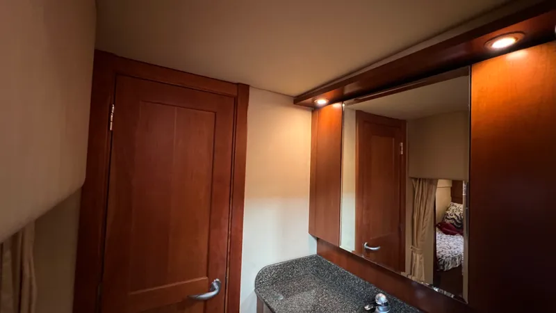 Slide: The Image of Sea Ray 48 Sundancer 2006 - 71
