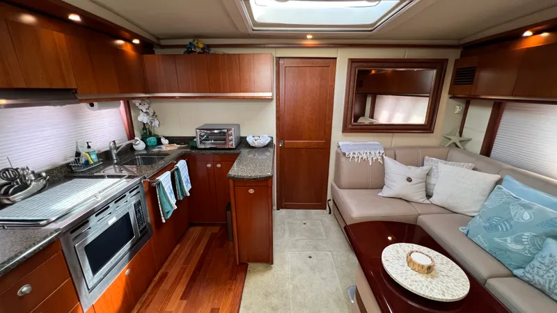 Slide: The Image of Sea Ray 48 Sundancer 2006 - 30