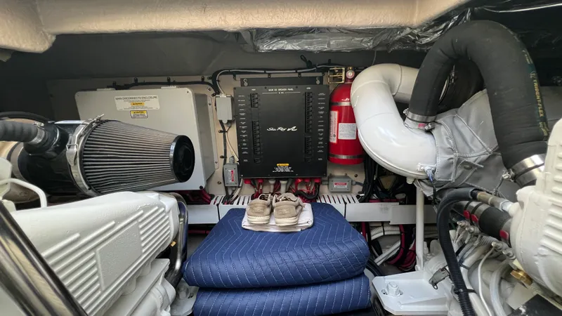 Slide: The Image of Sea Ray 48 Sundancer 2006 - 94
