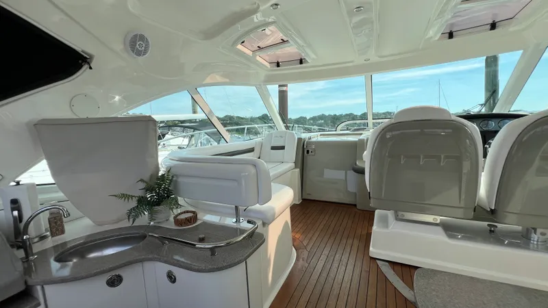 Slide: The Image of Sea Ray 48 Sundancer 2006 - 20