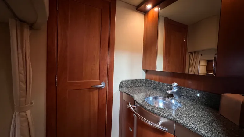 Slide: The Image of Sea Ray 48 Sundancer 2006 - 70