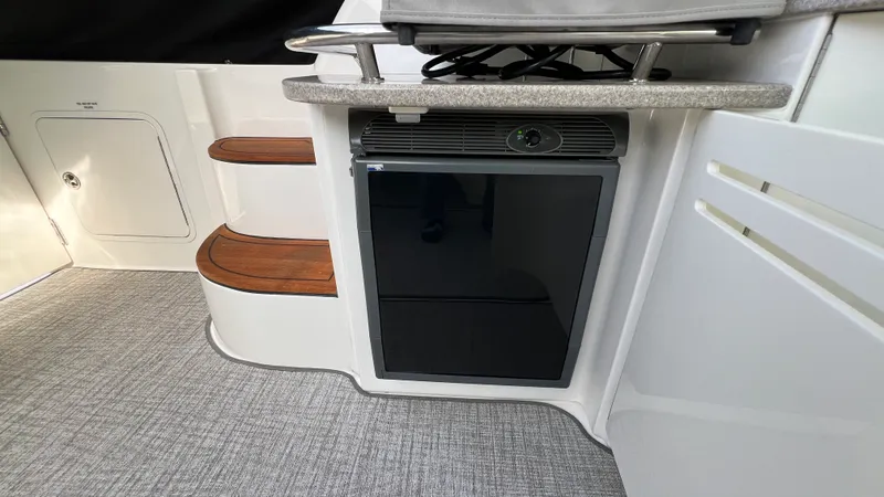 Slide: The Image of Sea Ray 48 Sundancer 2006 - 8