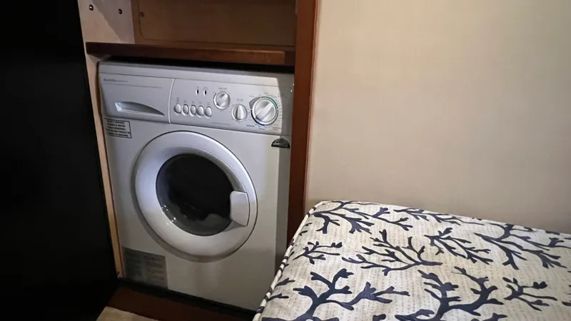 Slide: The Image of Sea Ray 48 Sundancer 2006 - 64
