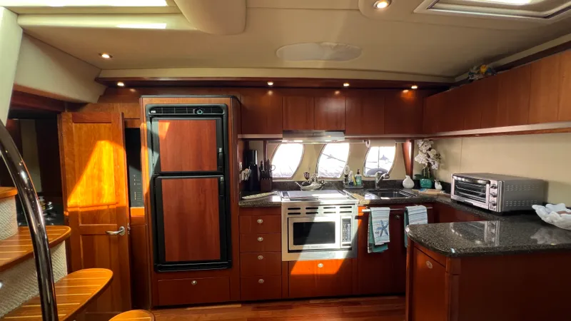 Slide: The Image of Sea Ray 48 Sundancer 2006 - 91