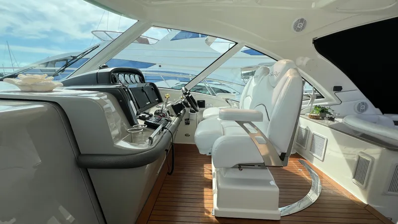 Slide: The Image of Sea Ray 48 Sundancer 2006 - 23