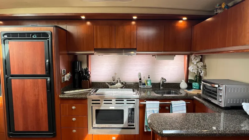 Slide: The Image of Sea Ray 48 Sundancer 2006 - 45