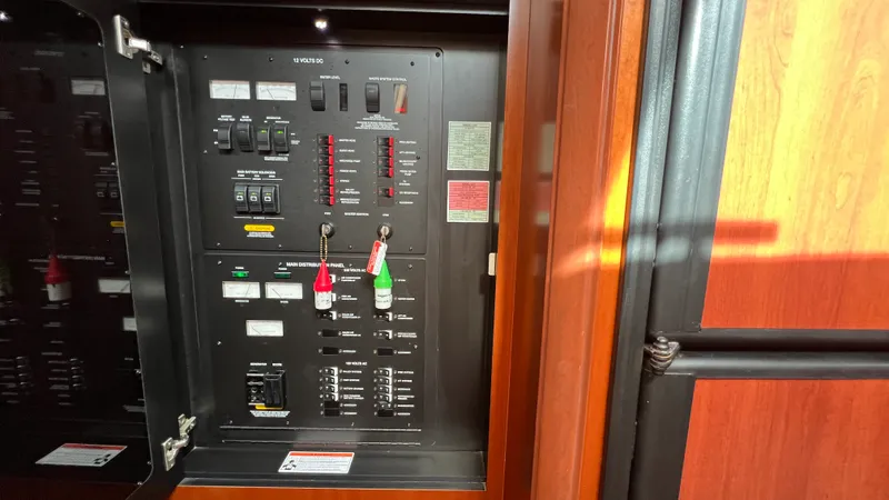 Slide: The Image of Sea Ray 48 Sundancer 2006 - 68