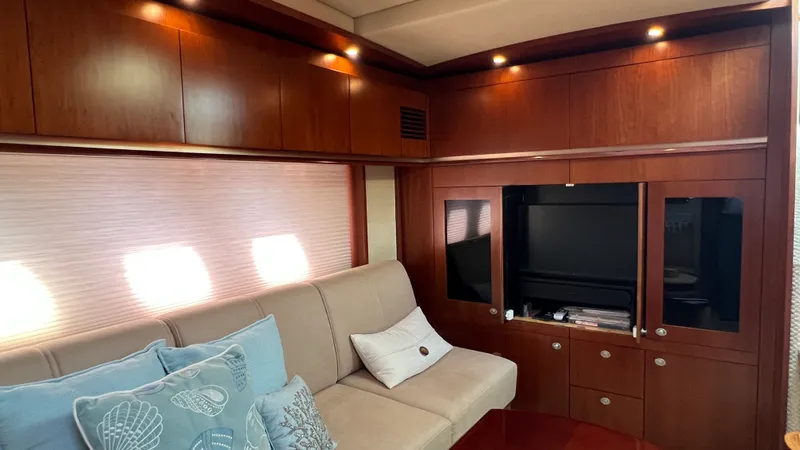 Slide: The Image of Sea Ray 48 Sundancer 2006 - 48