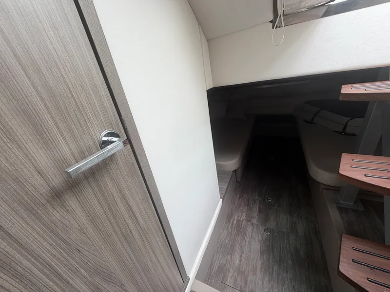 Slide: The Image of Sea Ray Sundancer 320 Outboard 2027 - 28