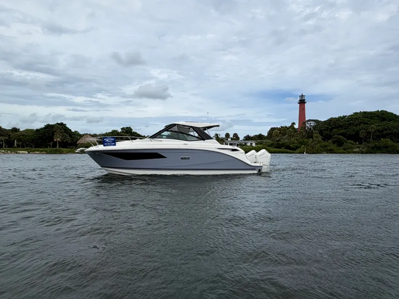 Slide: The Image of Sea Ray Sundancer 320 Outboard 2027 - 2