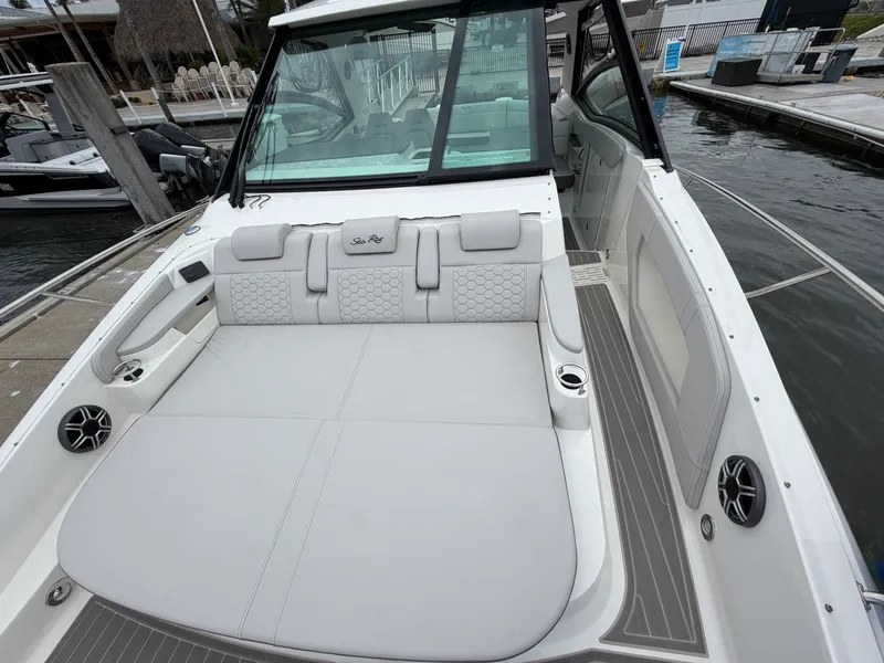 Slide: The Image of Sea Ray Sundancer 320 Outboard 2027 - 24