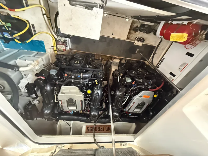 Slide: The Image of Chaparral 330 SIGNATURE 2015 - 35