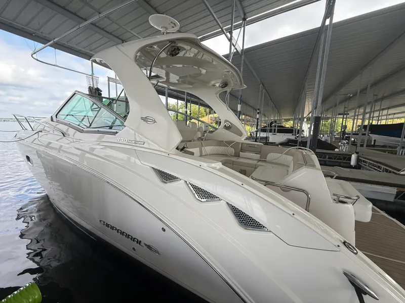 Slide: The Image of Chaparral 330 SIGNATURE 2015 - 16
