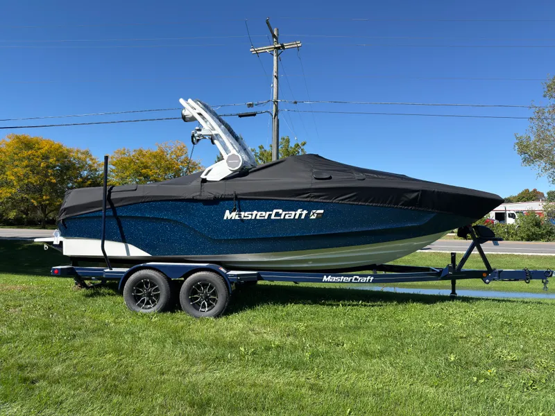 Slide: The Image of Mastercraft XT22 2027 - 2
