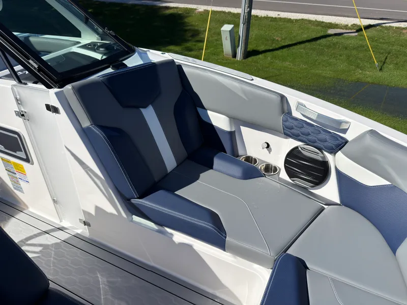 Slide: The Image of Mastercraft XT22 2027 - 19
