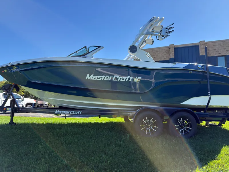 Slide: The Image of Mastercraft XT22 2027 - 6