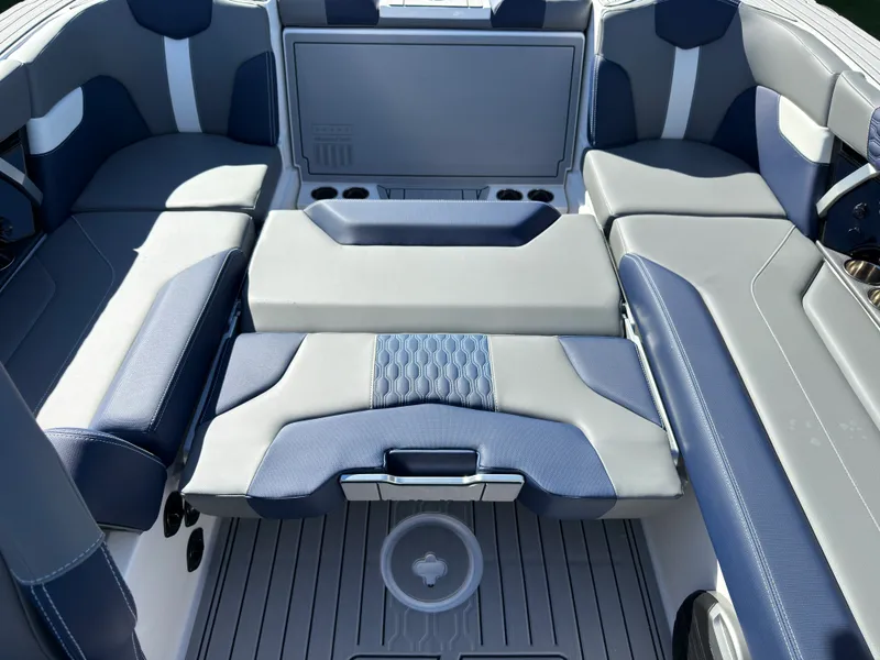 Slide: The Image of Mastercraft XT22 2027 - 56