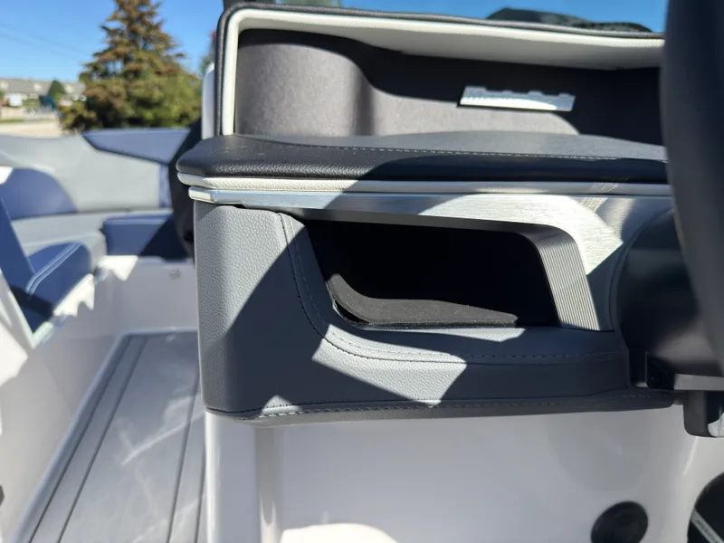 Slide: The Image of Mastercraft XT22 2027 - 33
