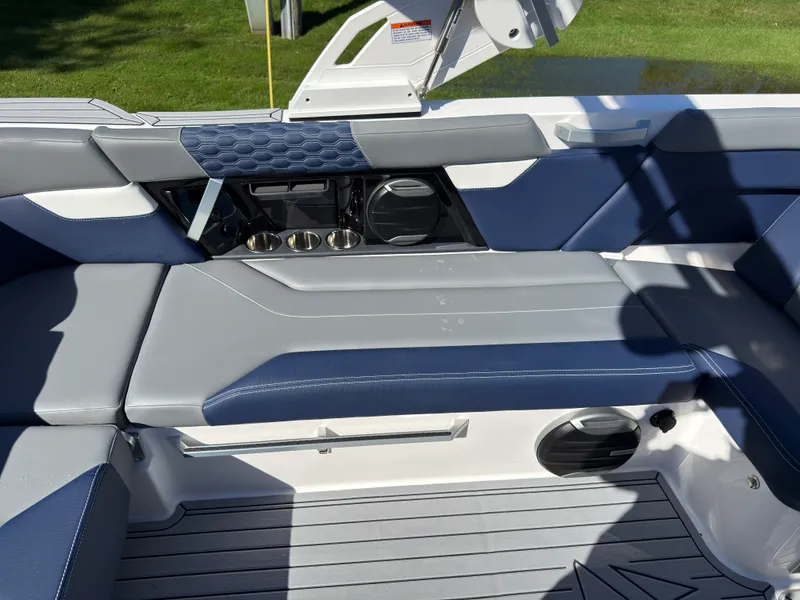 Slide: The Image of Mastercraft XT22 2027 - 53