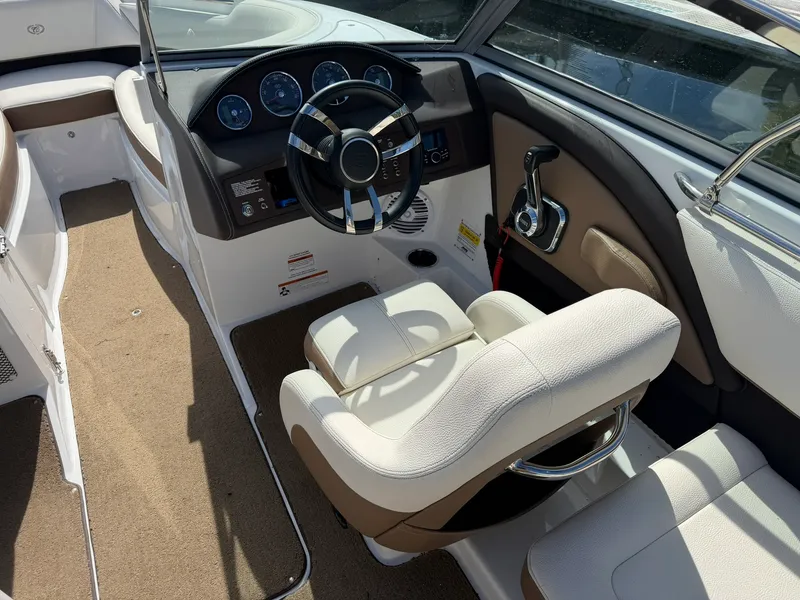 Slide: The Image of Cobalt 220S 2019 - 5