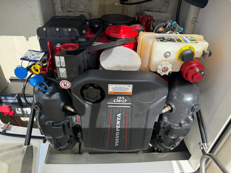 Slide: The Image of Cobalt 220S 2019 - 11