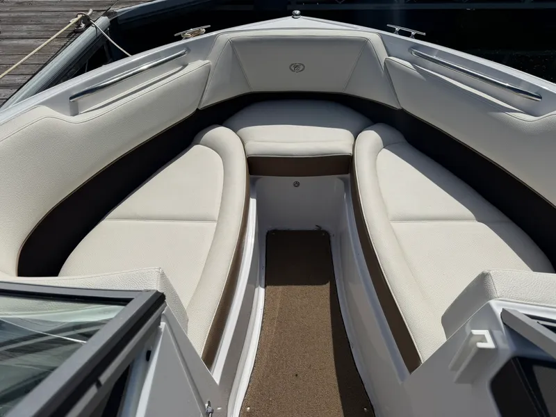 Slide: The Image of Cobalt 220S 2019 - 4