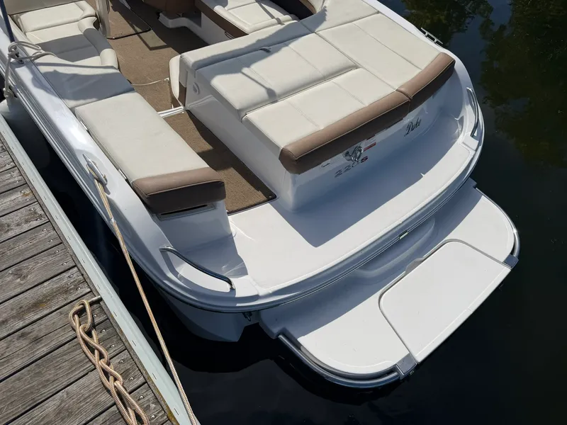 Slide: The Image of Cobalt 220S 2019 - 10