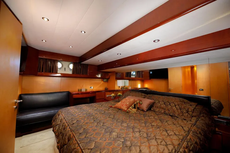 Slide: The Image of Maiora FIPA 70' Flybridge 1997 - 17