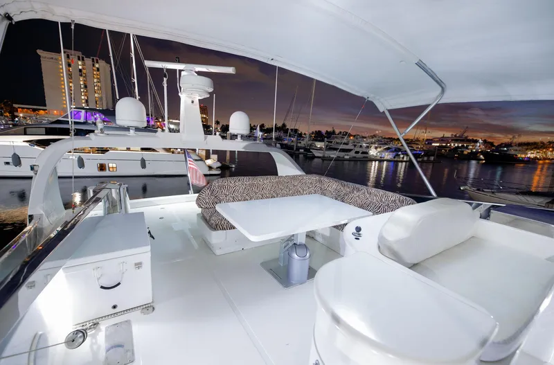 Slide: The Image of Maiora FIPA 70' Flybridge 1997 - 21