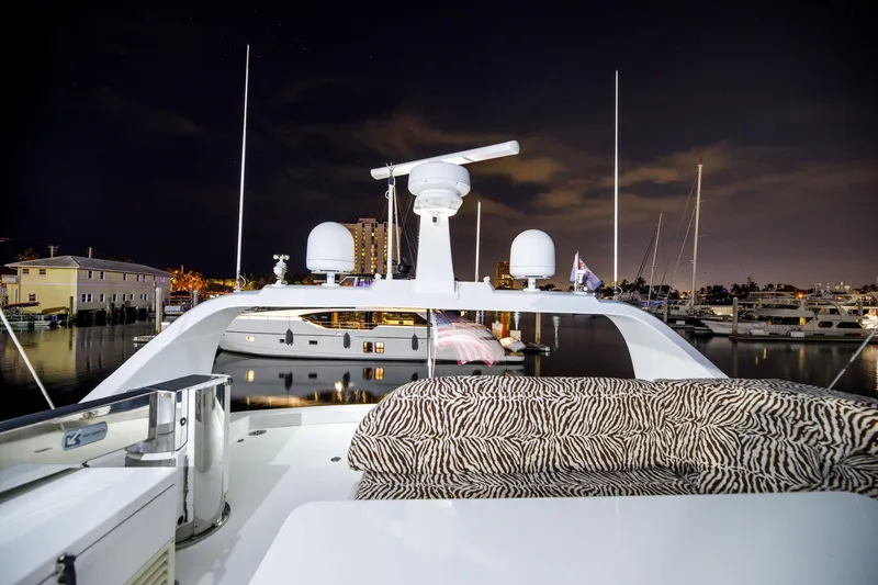 Slide: The Image of Maiora FIPA 70' Flybridge 1997 - 25