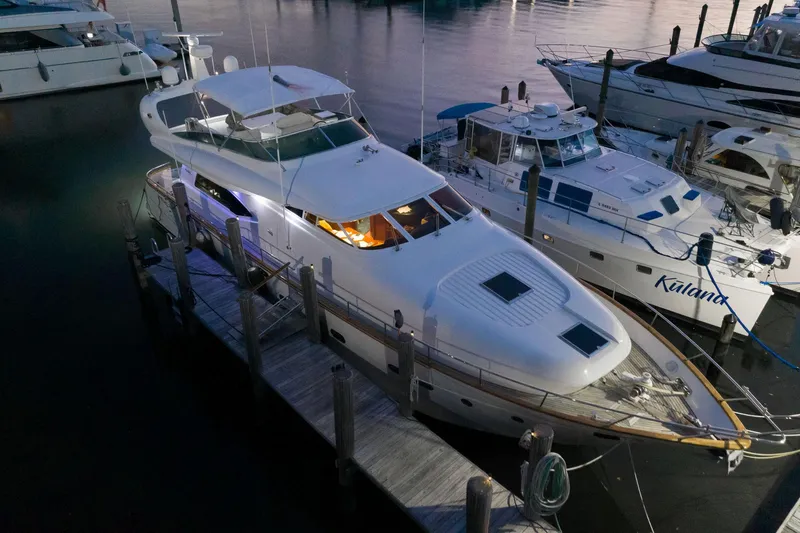 Slide: The Image of Maiora FIPA 70' Flybridge 1997 - 29