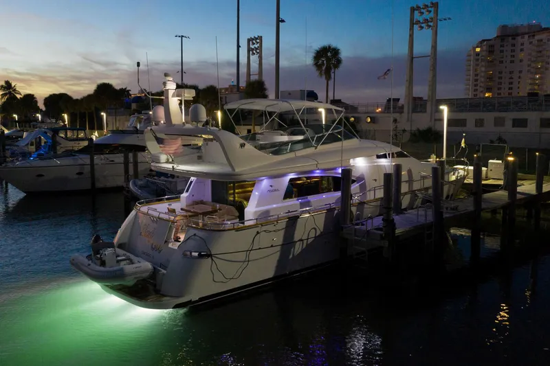 Slide: The Image of Maiora FIPA 70' Flybridge 1997 - 30