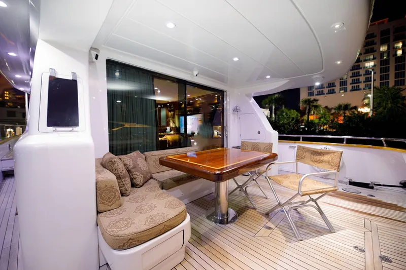 Slide: The Image of Maiora FIPA 70' Flybridge 1997 - 5
