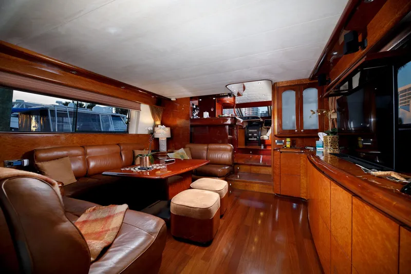 Slide: The Image of Maiora FIPA 70' Flybridge 1997 - 7