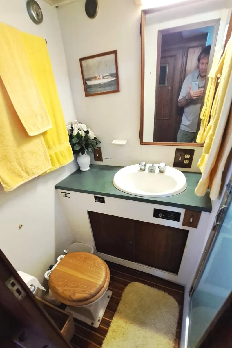 Slide: The Image of Hatteras 53 Yacht Fisherman 1979 - 18