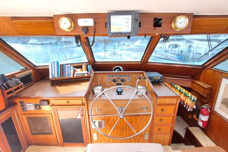 Slide: The Image of Hatteras 53 Yacht Fisherman 1979 - 6