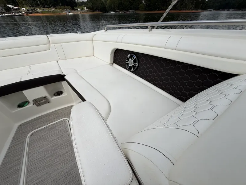 Slide: The Image of Sea Ray SDX 290 2022 - 20