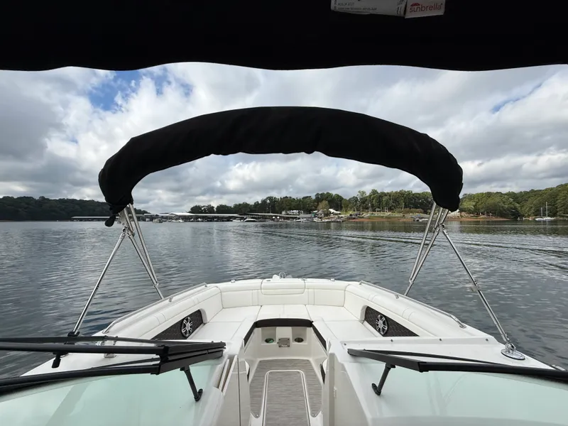 Slide: The Image of Sea Ray SDX 290 2022 - 17