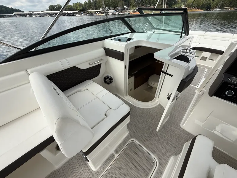 Slide: The Image of Sea Ray SDX 290 2022 - 33