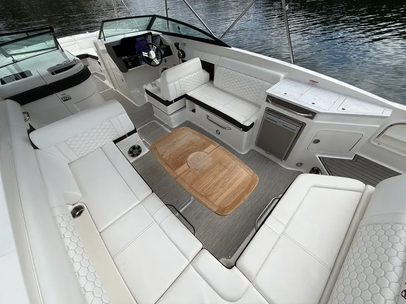 Slide: The Image of Sea Ray SDX 290 2022 - 41