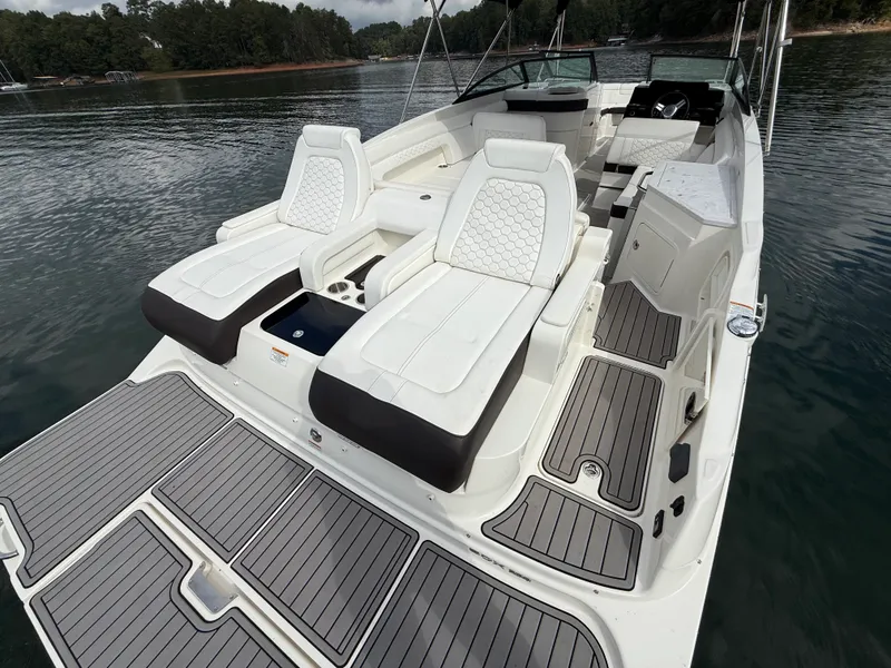 Slide: The Image of Sea Ray SDX 290 2022 - 45