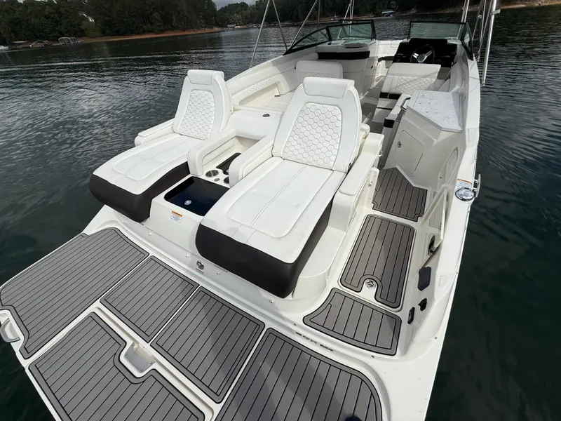 Slide: The Image of Sea Ray SDX 290 2022 - 46