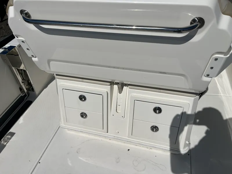 Slide: The Image of Boston Whaler 280 DAUNTLESS 2023 - 13