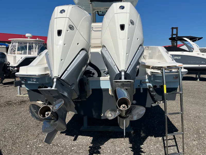 Slide: The Image of Boston Whaler 280 DAUNTLESS 2023 - 17