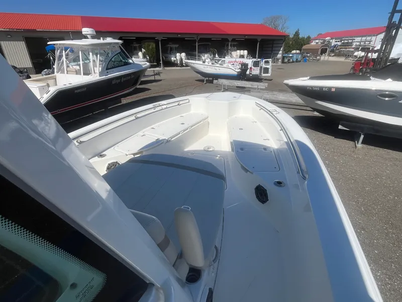 Slide: The Image of Boston Whaler 280 DAUNTLESS 2023 - 6