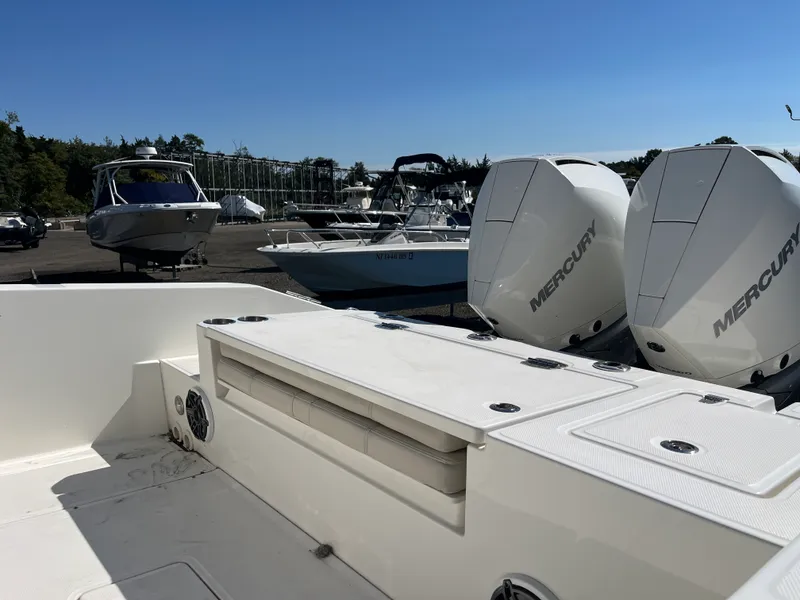 Slide: The Image of Boston Whaler 280 DAUNTLESS 2023 - 18